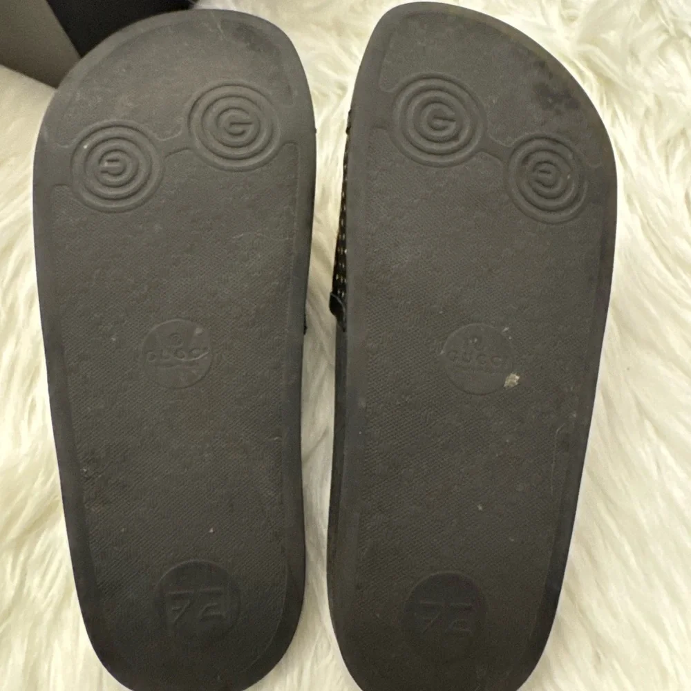 Guccy Slide Sandals - Picture 7 of 7